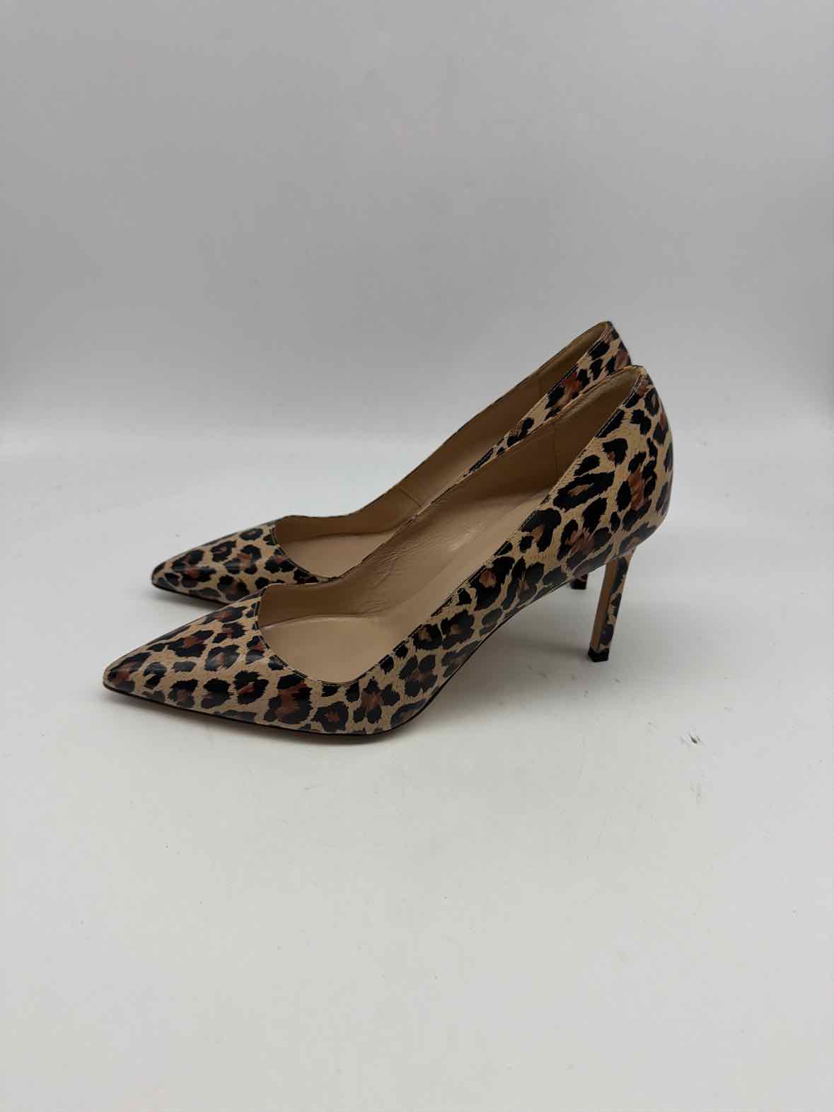 Pre-Owned Manolo Blahnik Tan Size 37.5 Leopard Pump Heels | True Fashionistas.