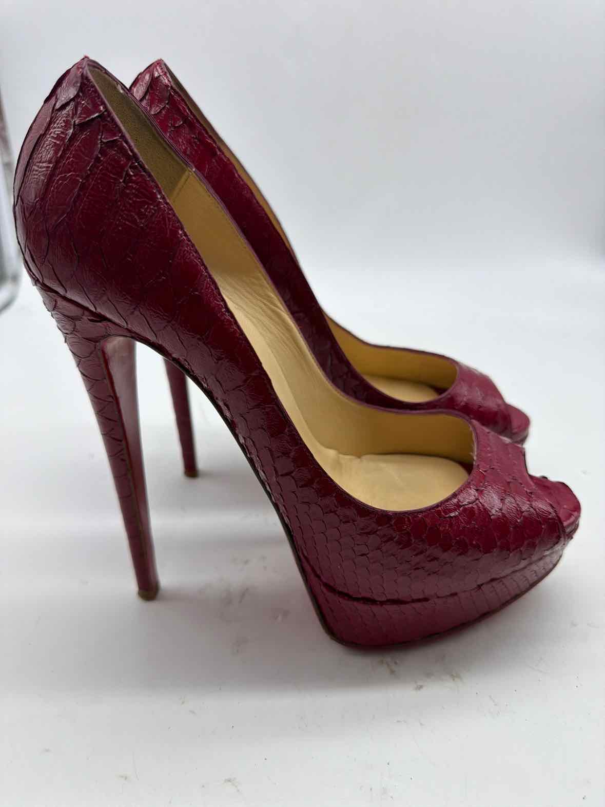 Pre-Owned Christian Louboutin Red Size 9.5 Stiletto Heels | True Fashionistas.