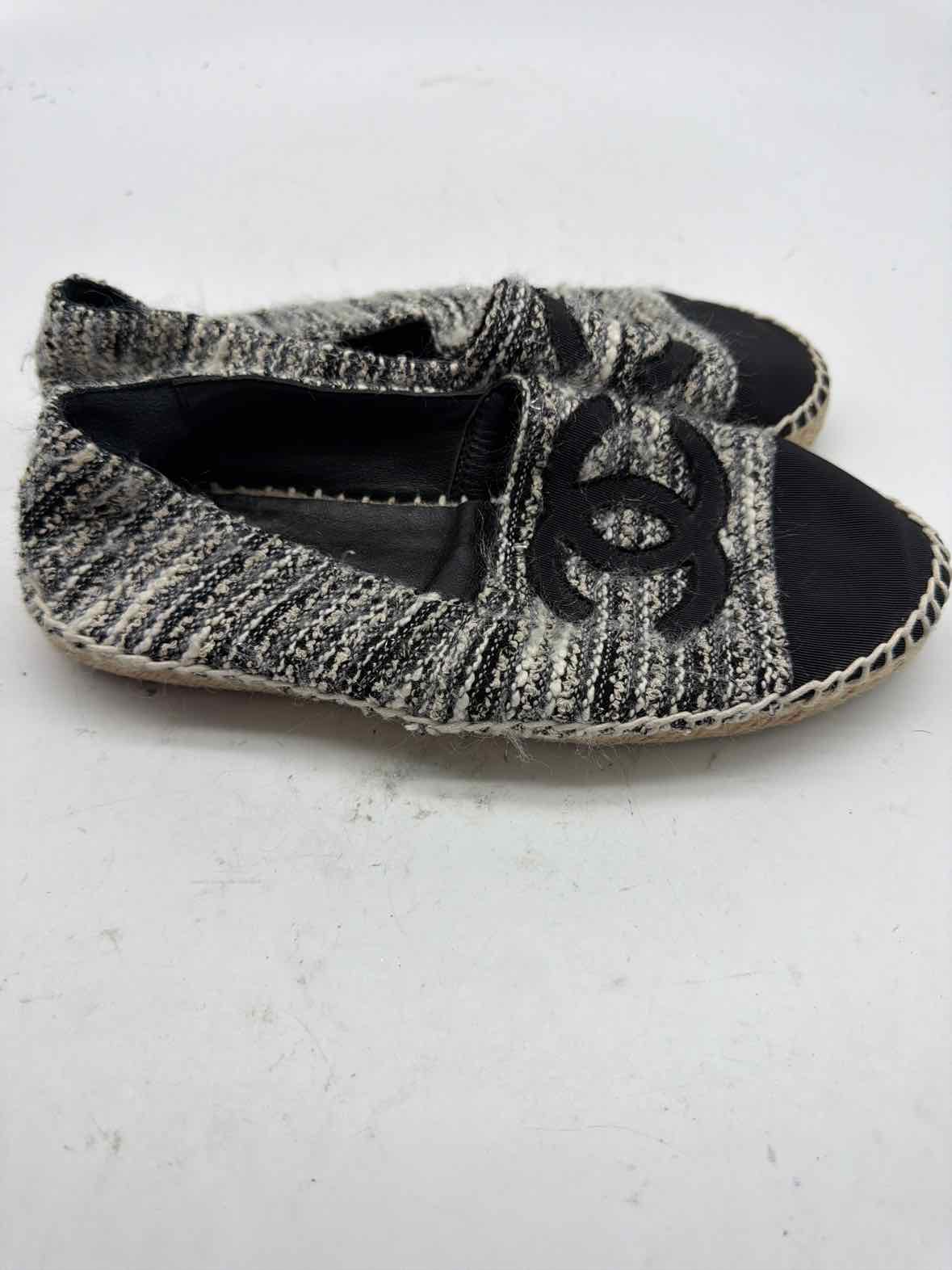 Pre-Owned Chanel Black Size 35 Boucle Espadrille Flats | True Fashionistas.
