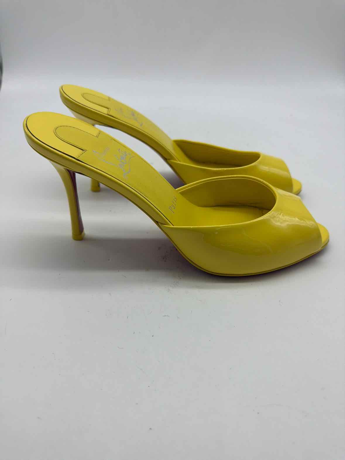 Pre-Owned Christian Louboutin Yellow Size 37 Mule Heels | True Fashionistas.