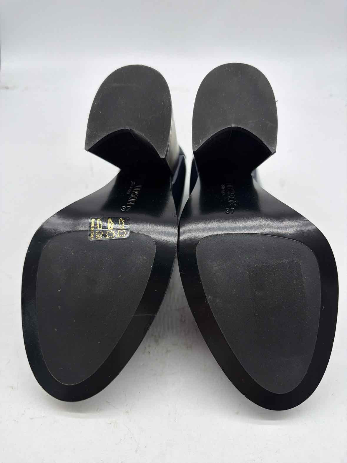 Pre-Owned JW Anderson Navy Size 7 Oxford Heels | True Fashionistas.
