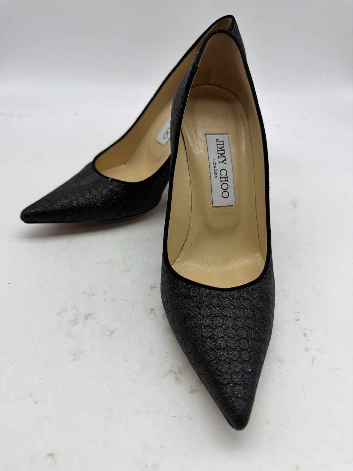 Pre-Owned Jimmy Choo Black Size 7 Pump Heels | True Fashionistas.