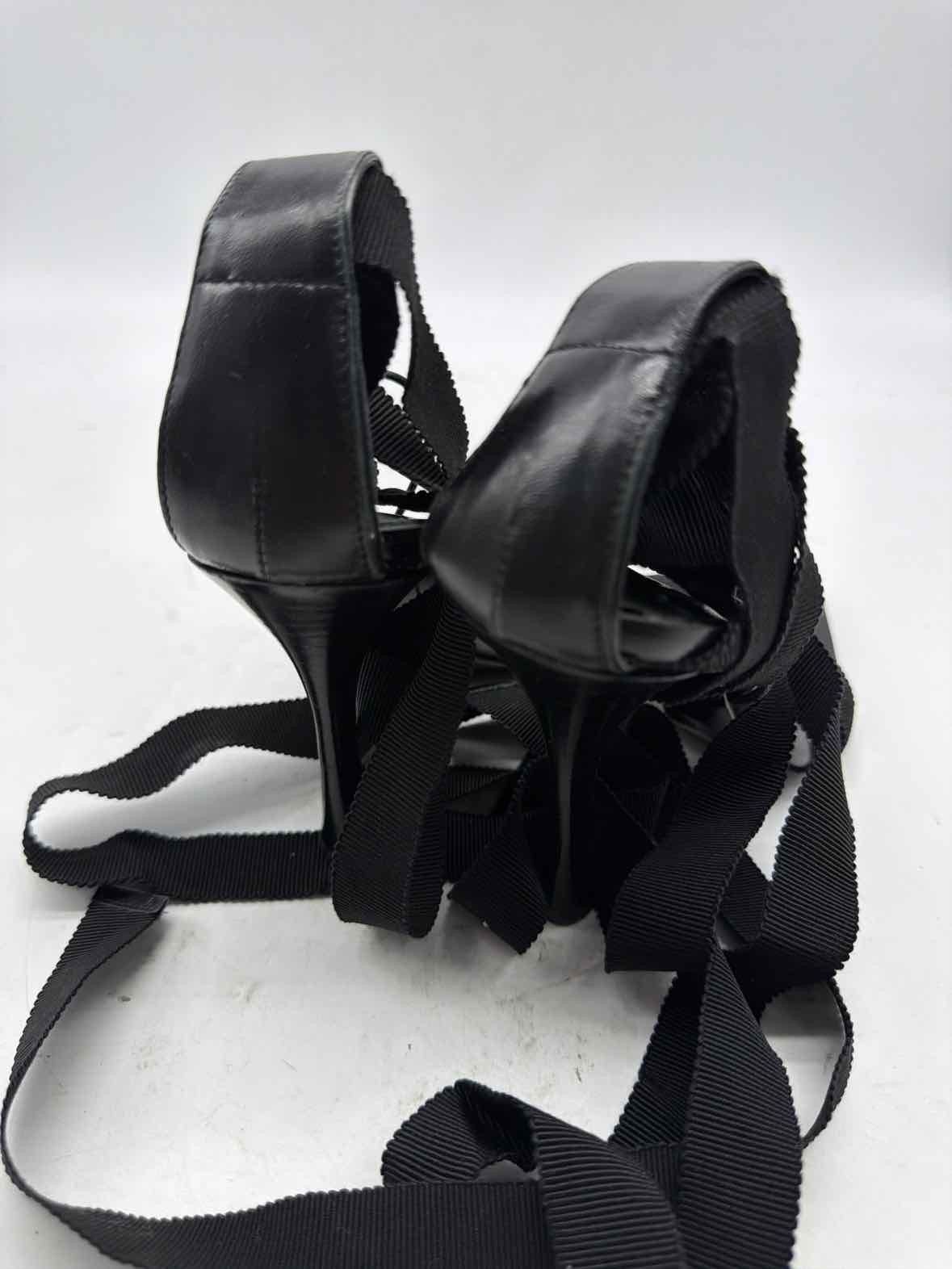 Pre-Owned Gucci Black Size 5 Strappy Heels | True Fashionistas.