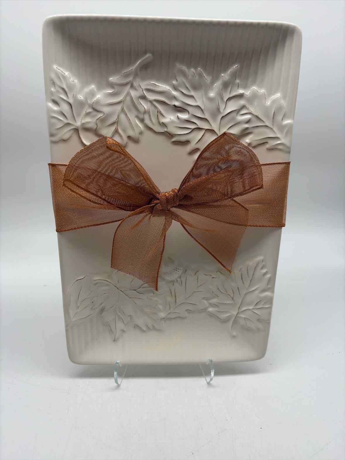 Hallmark Cream Ceramic Thanksgiving | True Fashionistas.