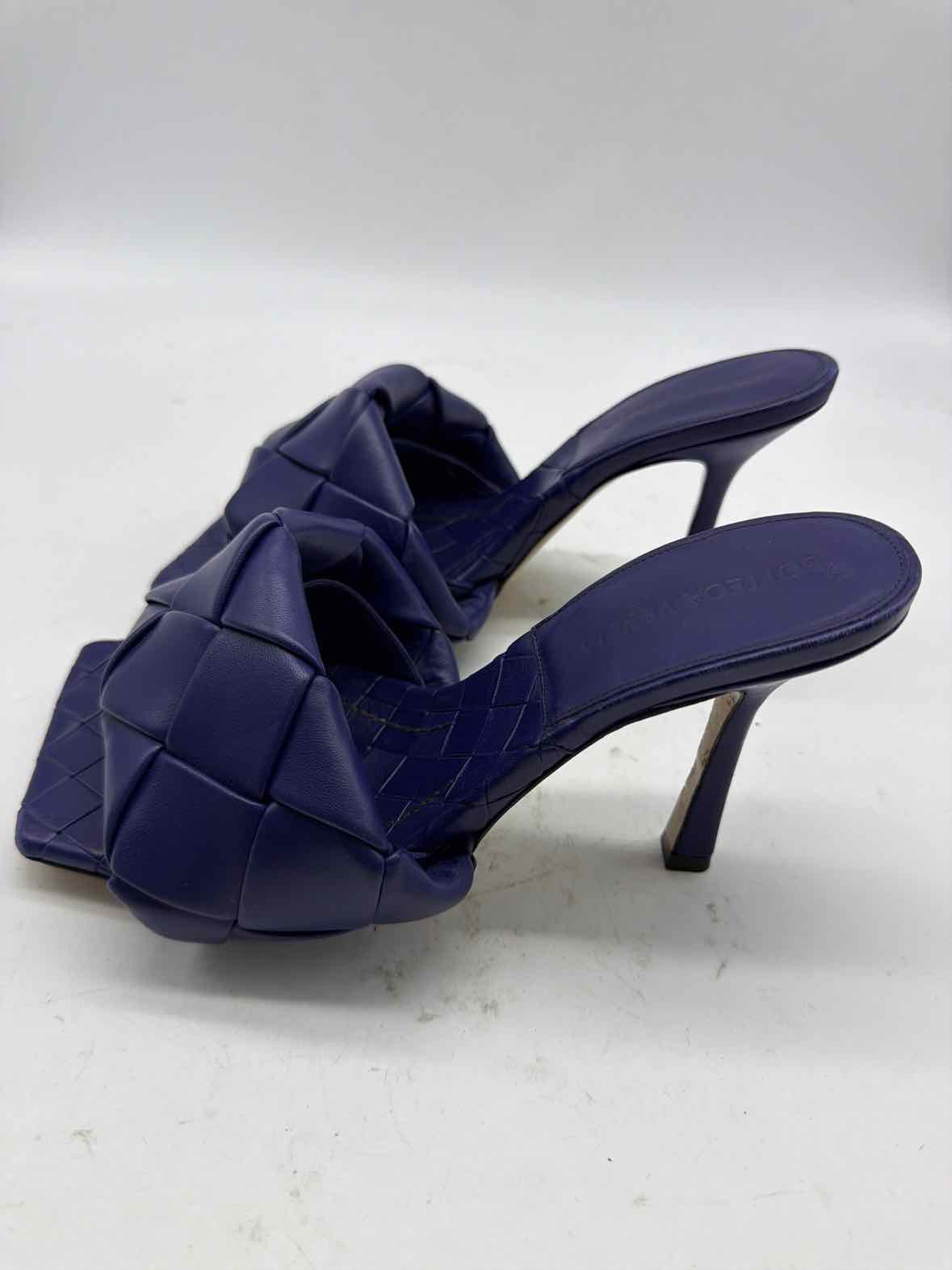 Pre-Owned Bottega Veneta Purple Size 36.5 Mule Heels | True Fashionistas.