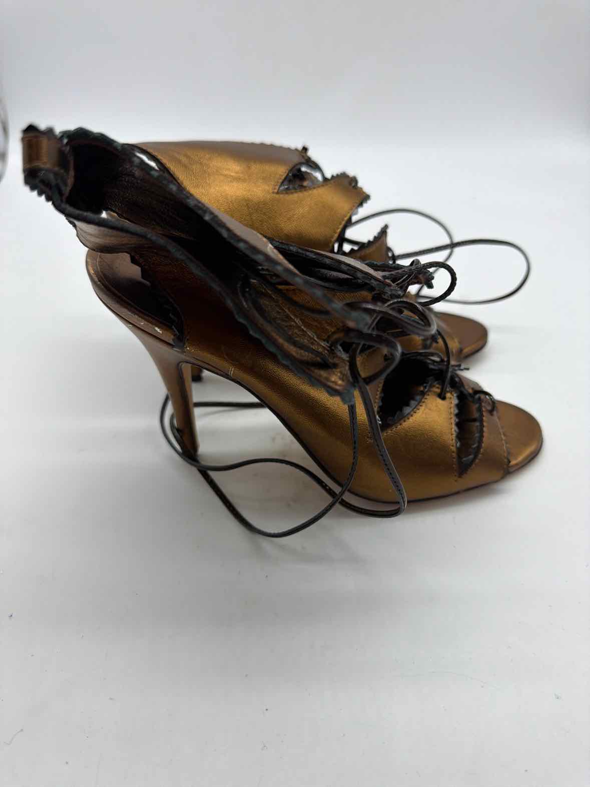 Pre-Owned Manolo Blahnik Gold Size 35.5 Caged Heels | True Fashionistas.