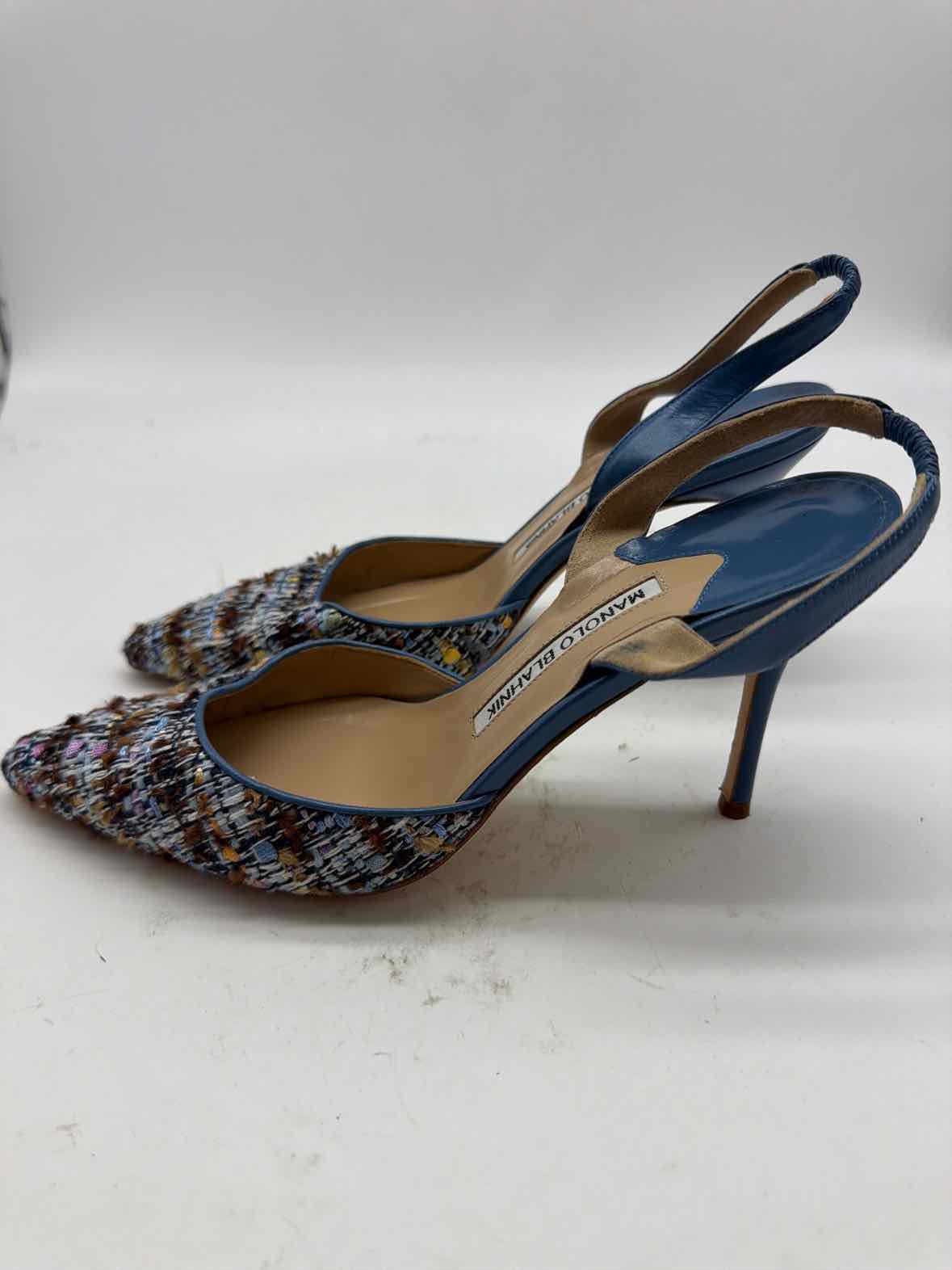 Pre-Owned Manolo Blahnik Blue Size 6 Boucle Slingback Heels | True Fashionistas.