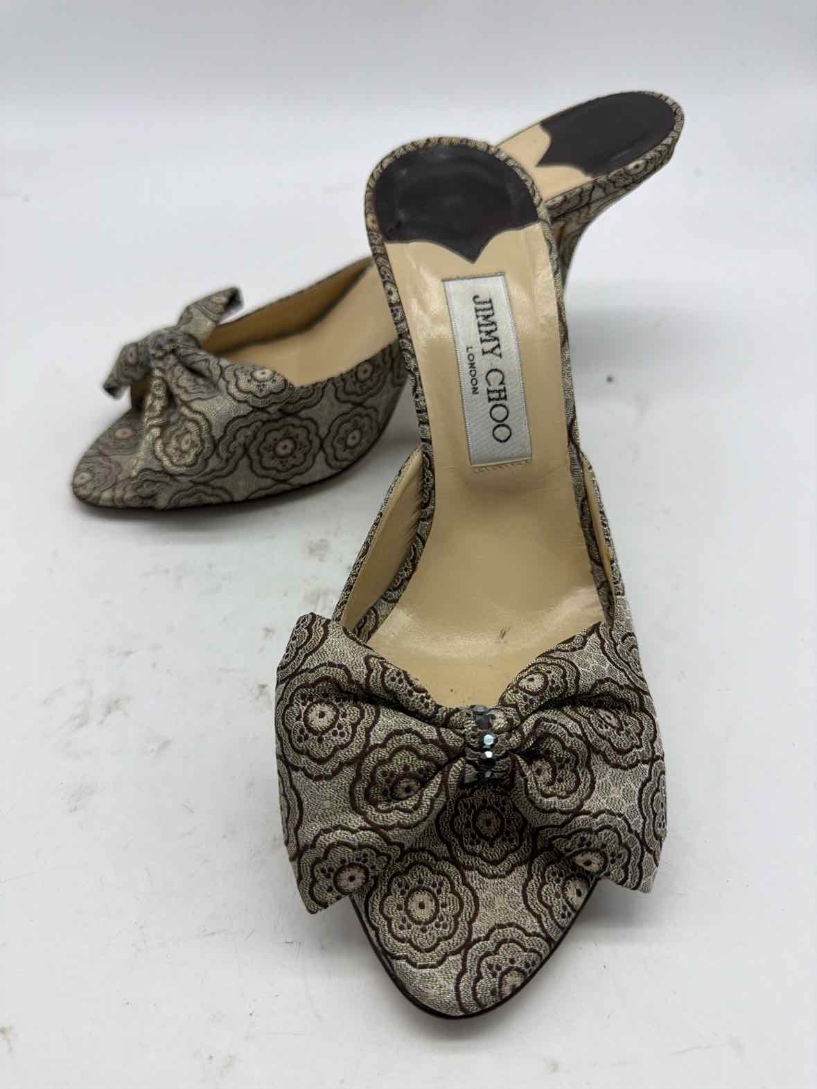 Pre-Owned Jimmy Choo Grey Size 10 Mule Heels | True Fashionistas.