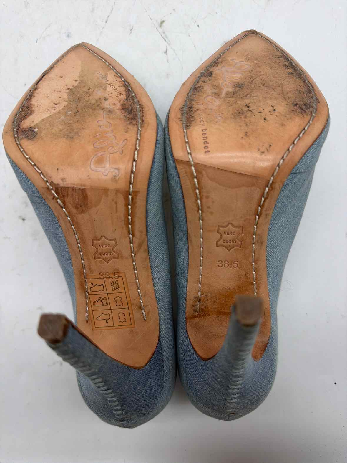 Pre-Owned Alice + Olivia Blue Size 8.5 Denim Pump Heels | True Fashionistas.