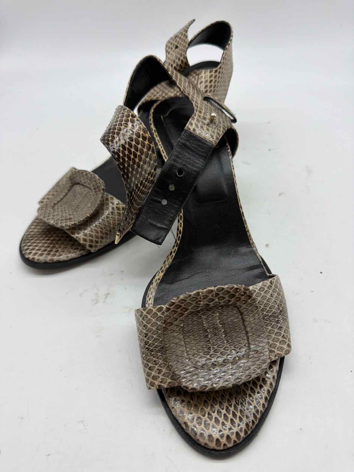 Pre-Owned Roger Vivier Tan Size 39 Block Heel Heels | True Fashionistas.