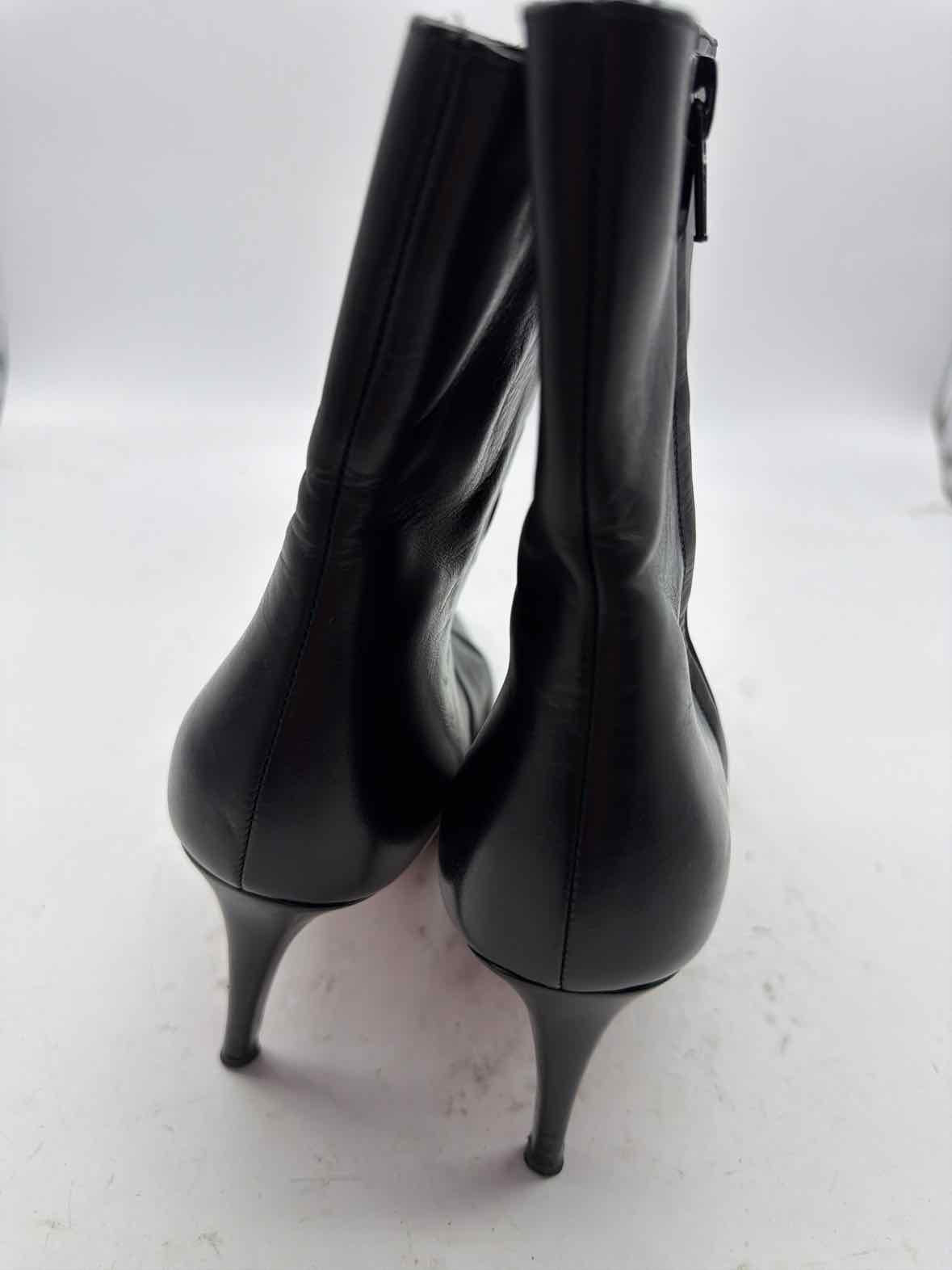 Pre-Owned Christian Louboutin Black Size 6.5 Leather Ankle Boot Boots | True Fashionistas.