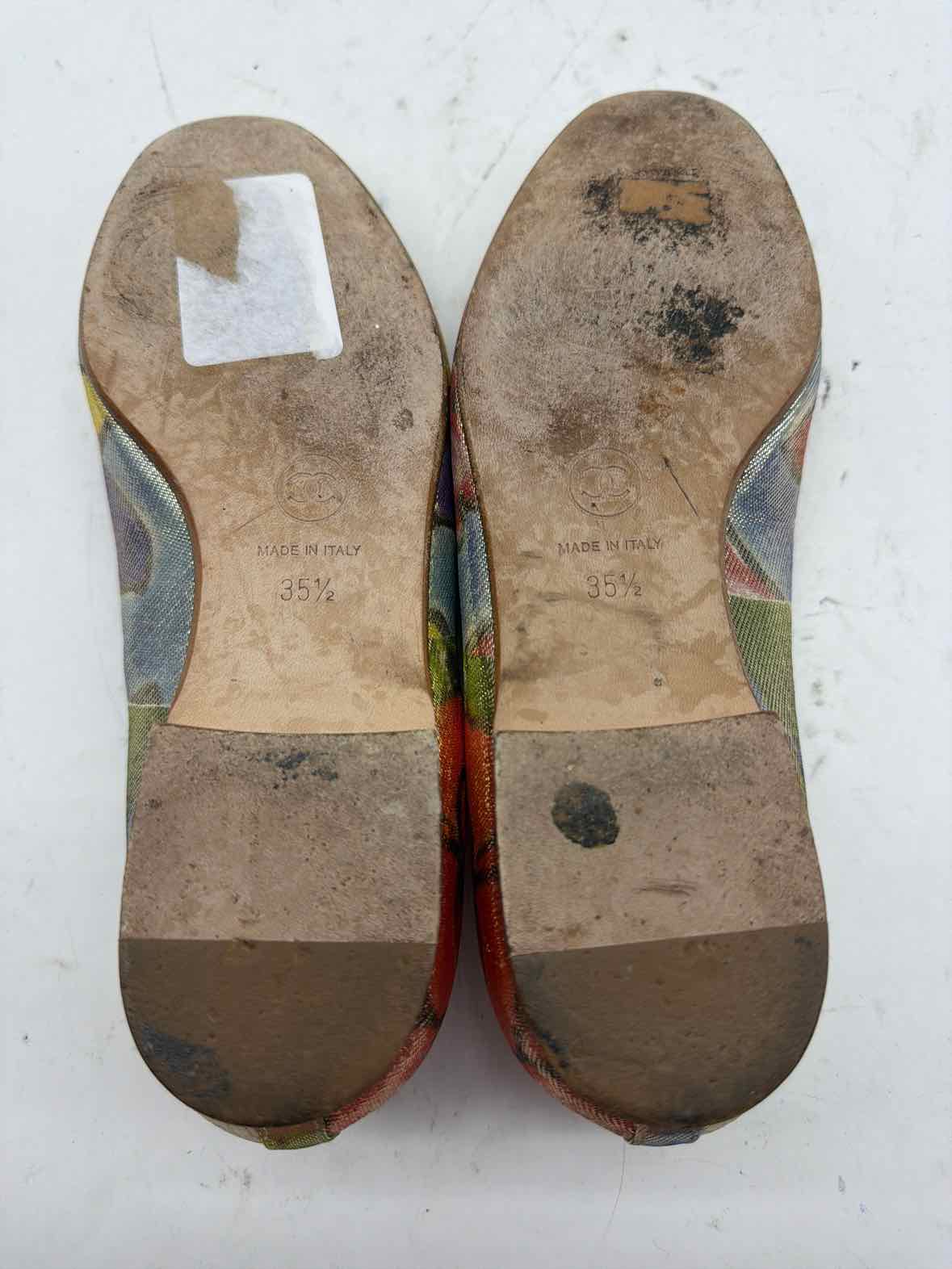 Pre-Owned Chanel Gold Size 5.5 Lurex Loafer Flats | True Fashionistas.