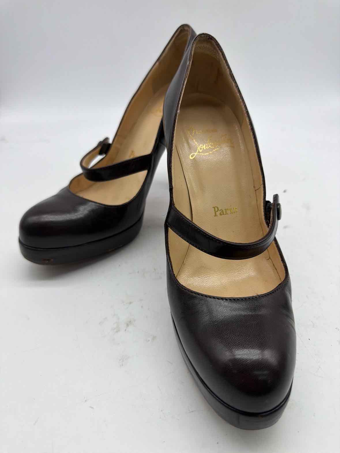 Pre-Owned Christian Louboutin Black Size 7.5 Mary Jane Heels | True Fashionistas.