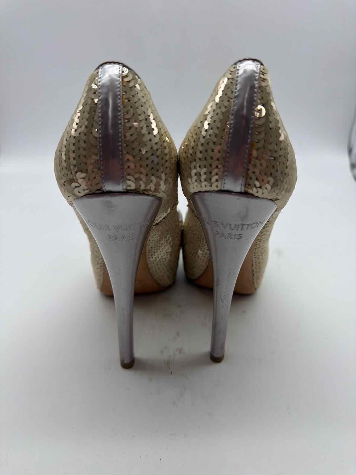 Pre-Owned Louis Vuitton Gold Size 35.5 Sequin Stiletto Heels | True Fashionistas.