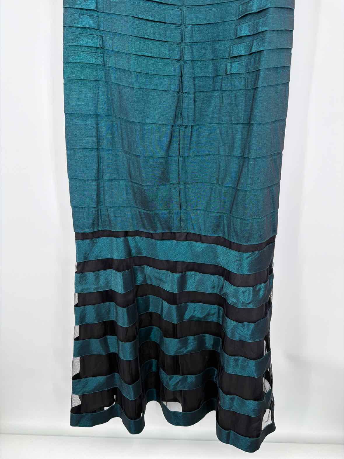 Pre-Owned KM Collection Blue Size 14 Long Evening Gown | True Fashionistas.