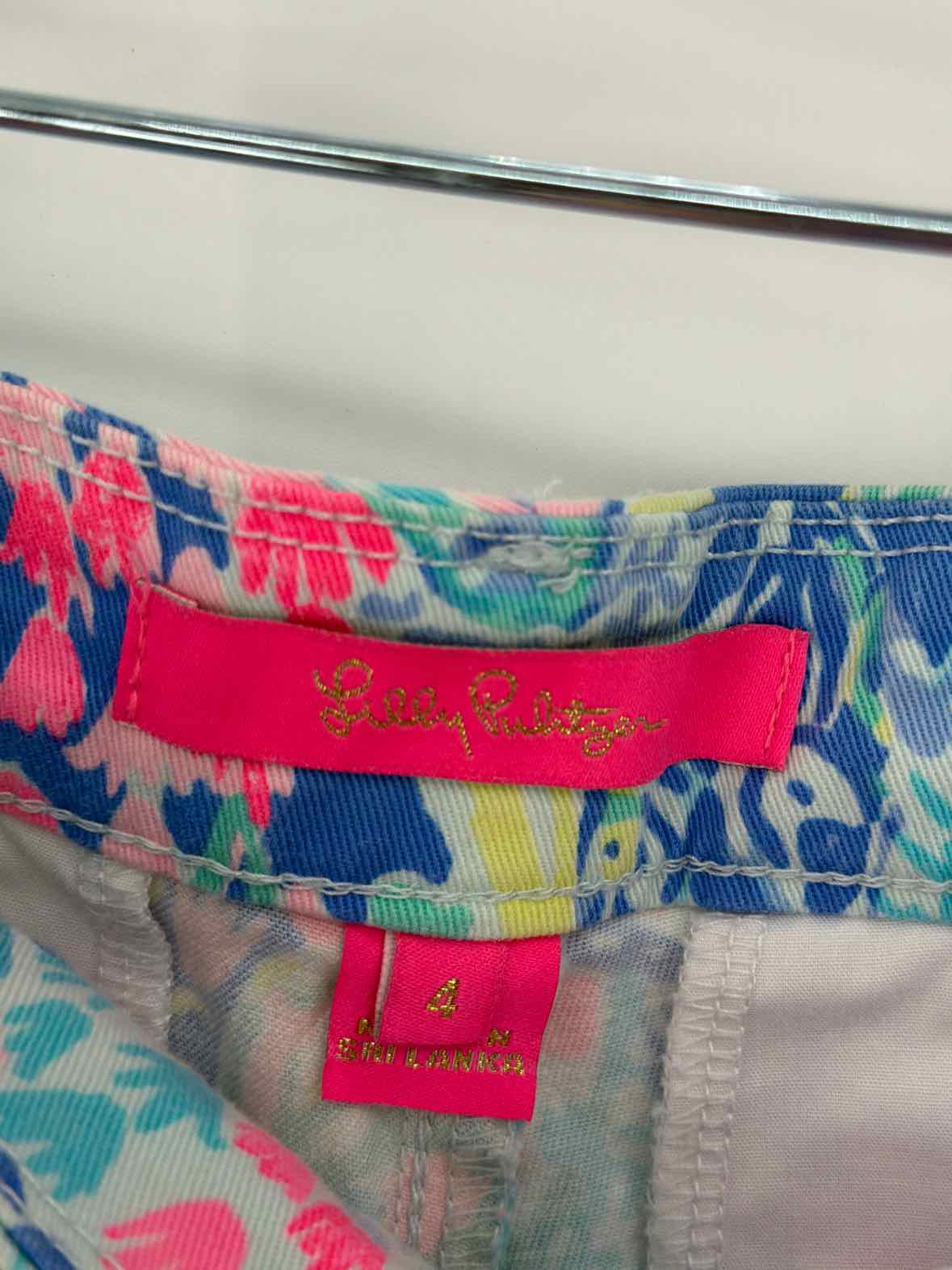 Pre-Owned Lilly Pulitzer Blue Size 4 Printed Shorts | True Fashionistas.