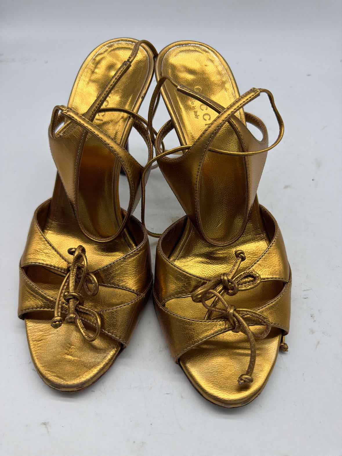 Pre-Owned Gucci Gold Size 6 Strappy Heels | True Fashionistas.