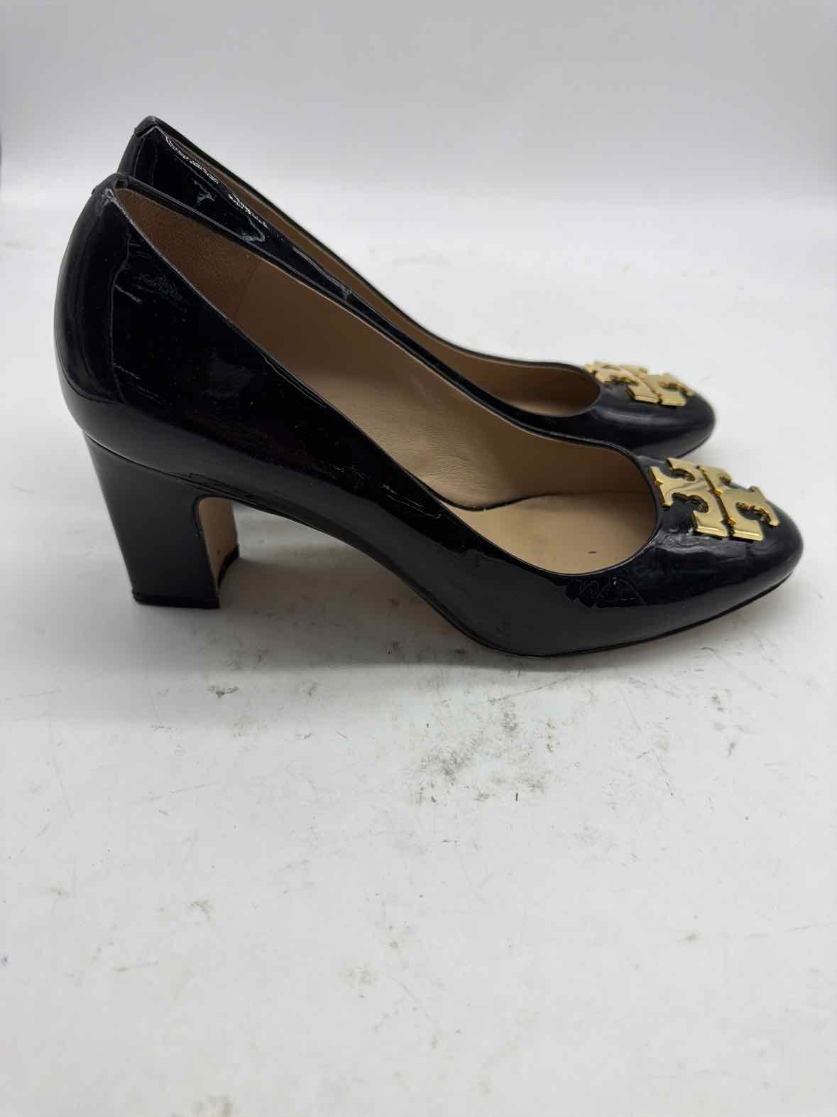 Pre-Owned Tory Burch Black Size 7 Patent Leather Pump Heels | True Fashionistas.