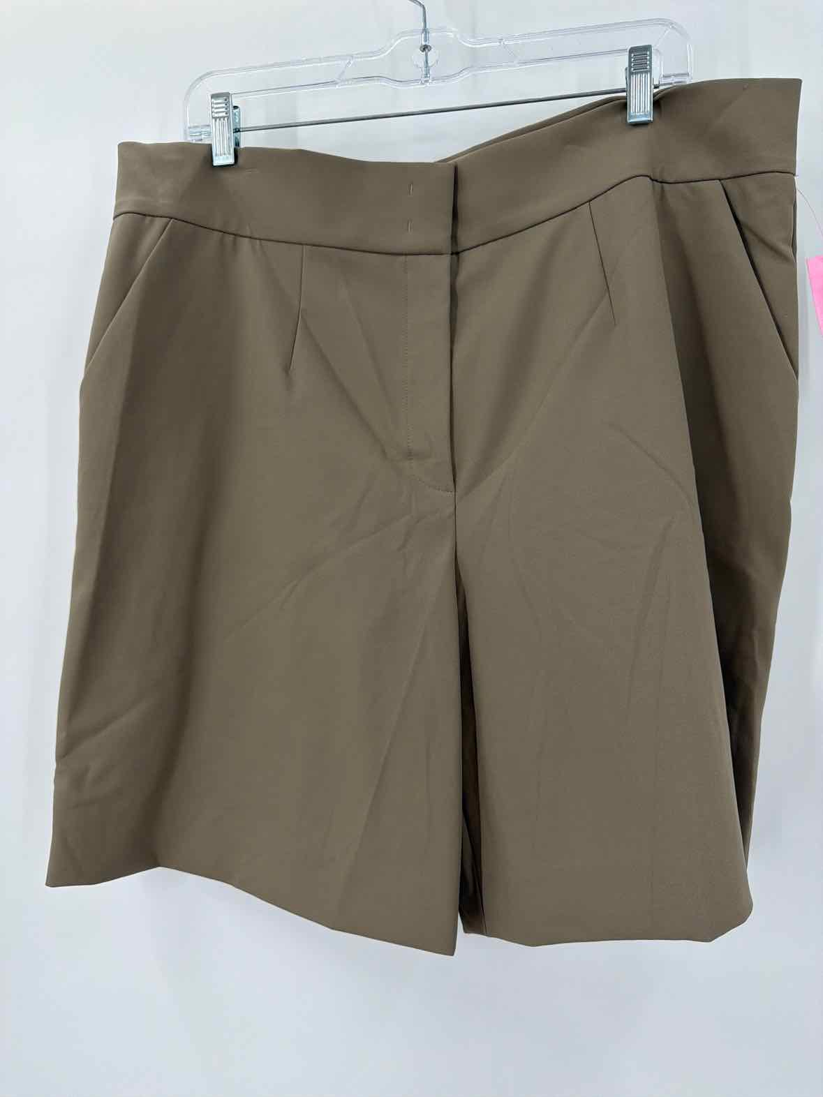 Pre-Owned Escada Tan Size 46 Bermuda Basic Shorts | True Fashionistas.