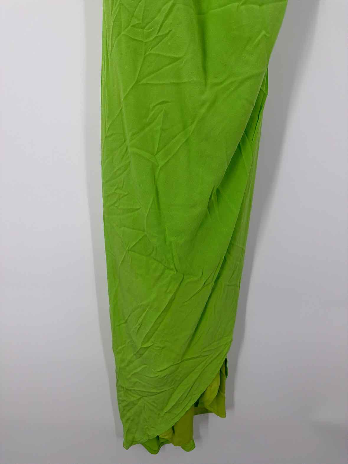 Pre-Owned Lovers + Friends Green Size Medium Midi Sleeveless Dress | True Fashionistas.