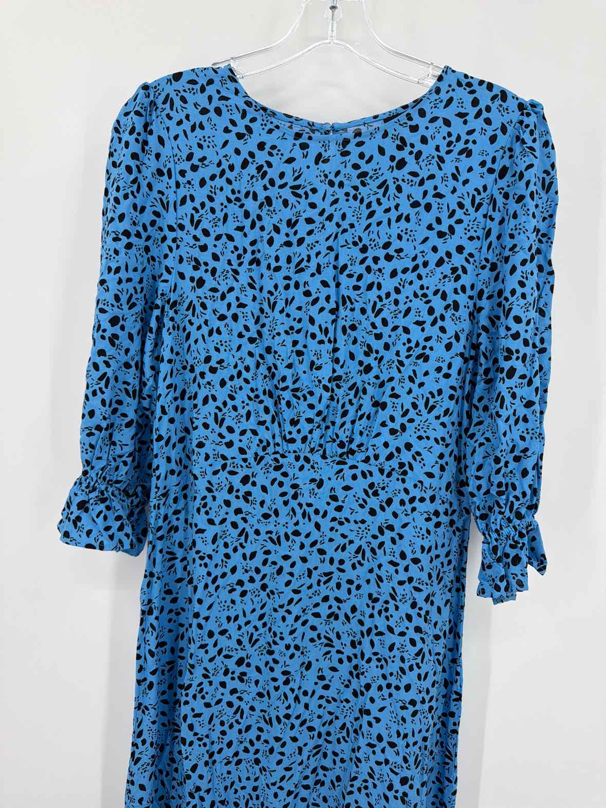 Pre-Owned Nobody's Child Blue Size 8 Long Long Sleeve Dress | True Fashionistas.