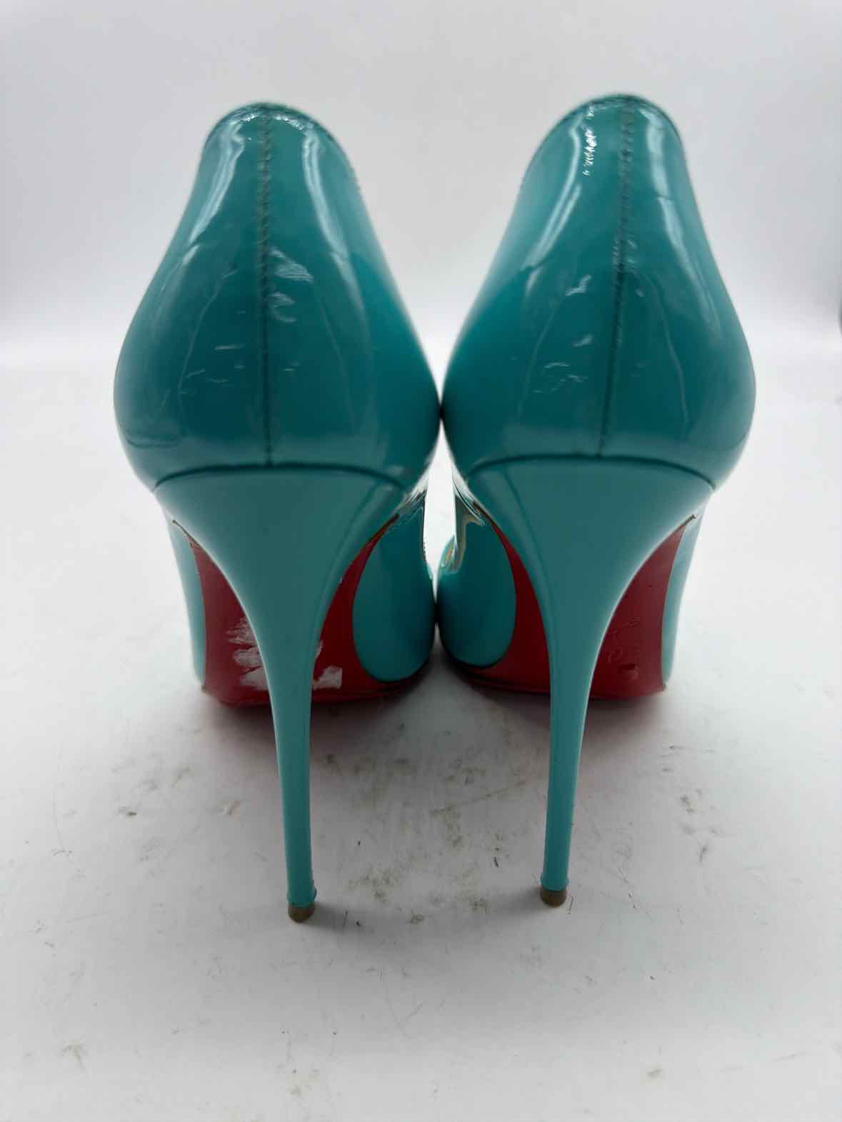 Pre-Owned Christian Louboutin Blue Size 36.5 Pump Heels | True Fashionistas.