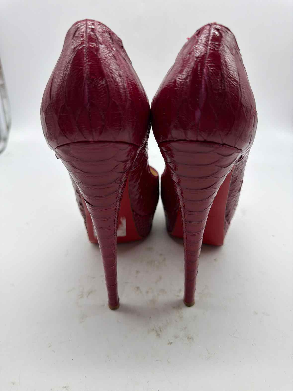 Pre-Owned Christian Louboutin Red Size 9.5 Stiletto Heels | True Fashionistas.