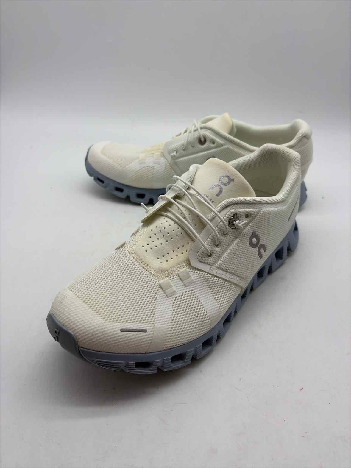 Pre-Owned On Cloud White Size 9.5 Sneaker Athletic Shoes | True Fashionistas.