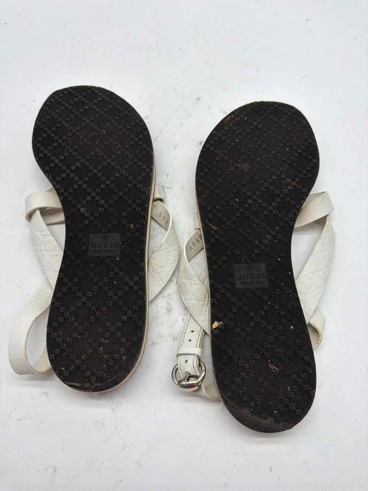 Pre-Owned Gucci White Size 7.5 Strappy Sandals | True Fashionistas.