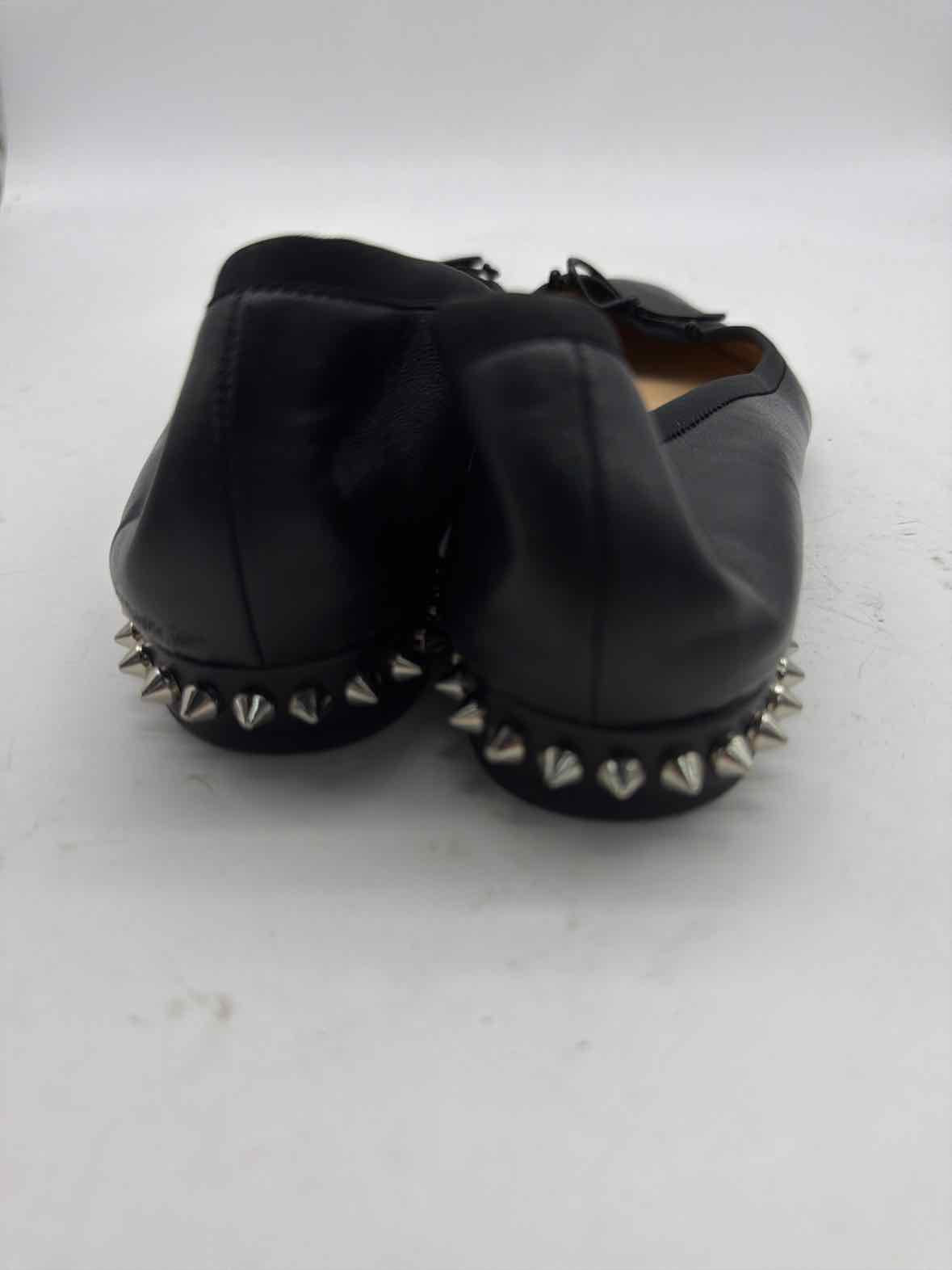 Pre-Owned Christian Louboutin Black Size 36 Slip On Flats | True Fashionistas.