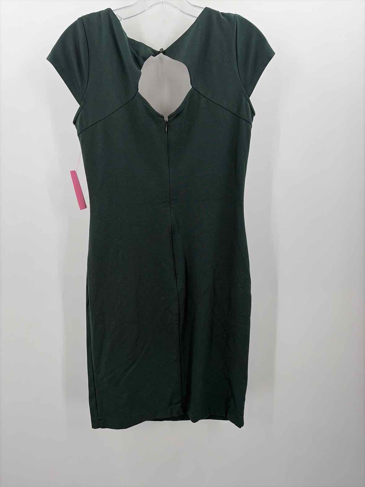 Pre-Owned Mystic Green Size Medium Knee Length Short Sleeve Dress | True Fashionistas.