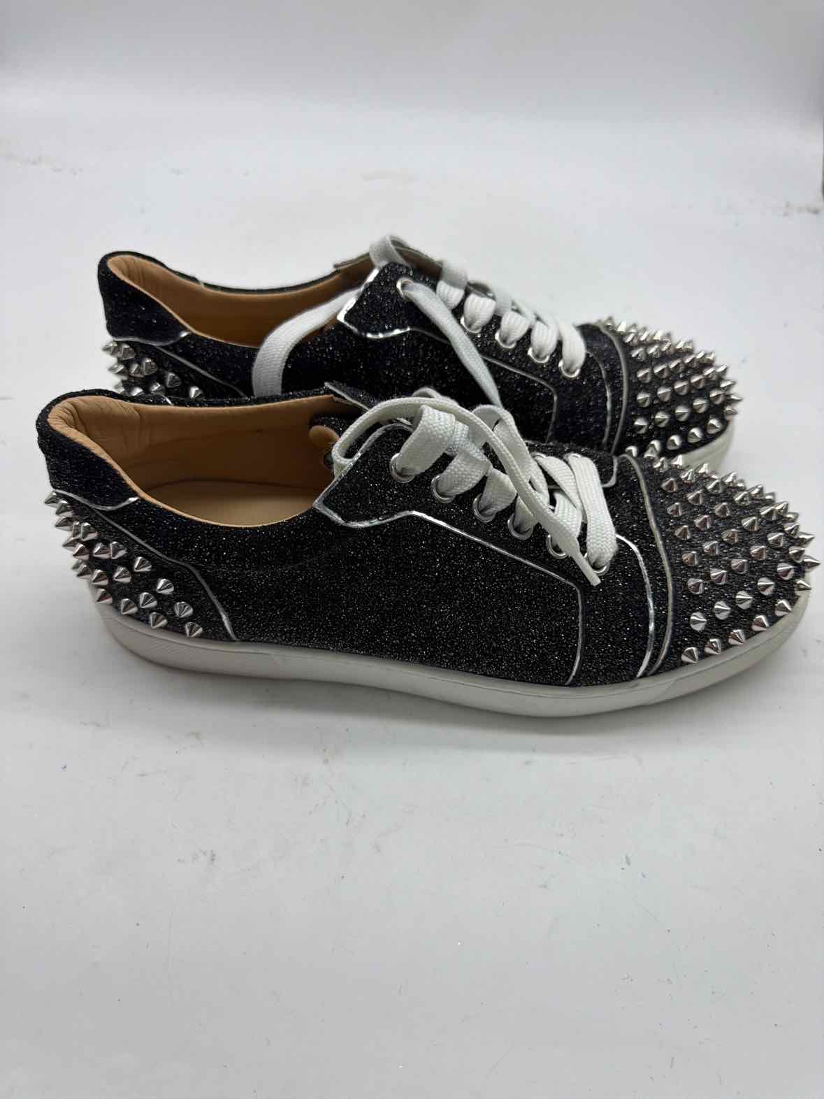 Pre-Owned Christian Louboutin Black Size 9.5 Fashion Sneaker Athletic Shoes | True Fashionistas.