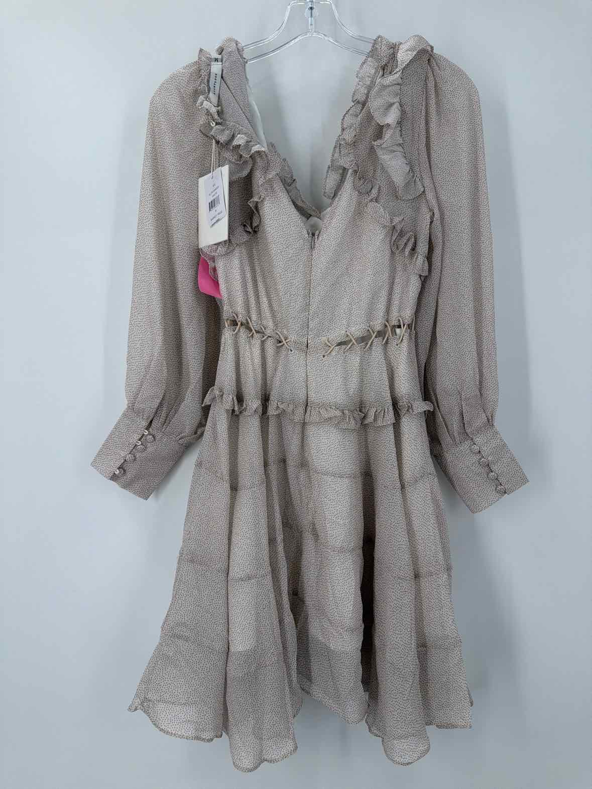 Pre-Owned Avantlook Tan Size Medium Short Long Sleeve Dress | True Fashionistas.
