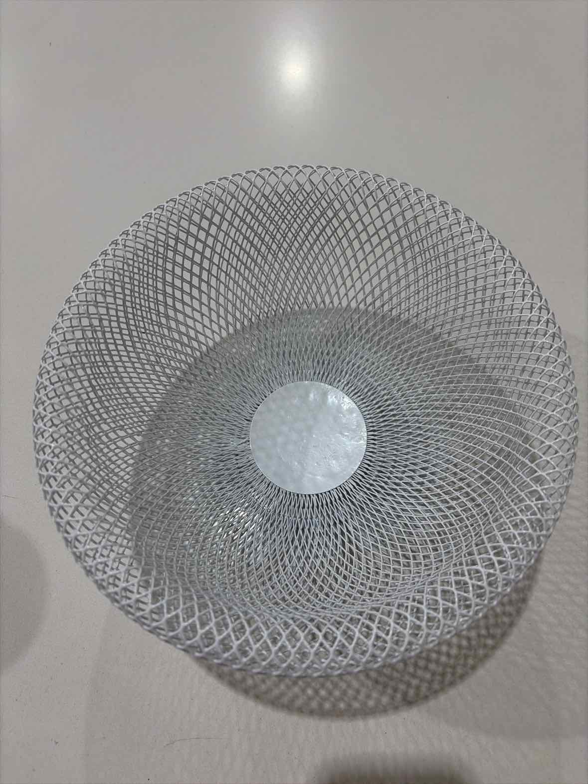 White Metal Wire Bowl | True Fashionistas.