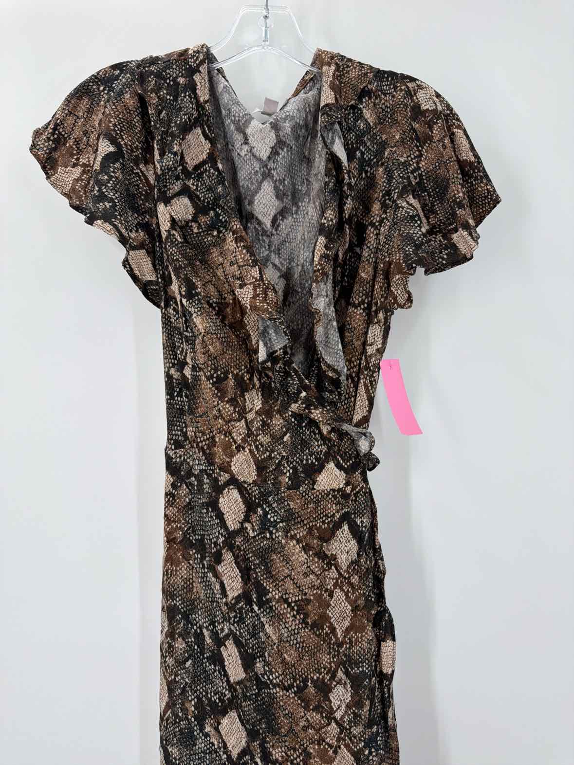 Pre-Owned Chelsea 28 Brown Size Medium Short Short Sleeve Dress | True Fashionistas.