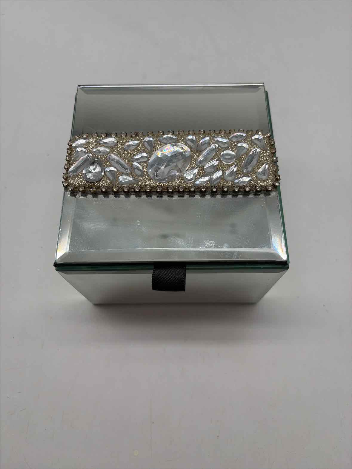 Mirrored Box With Faux Crystals | True Fashionistas.