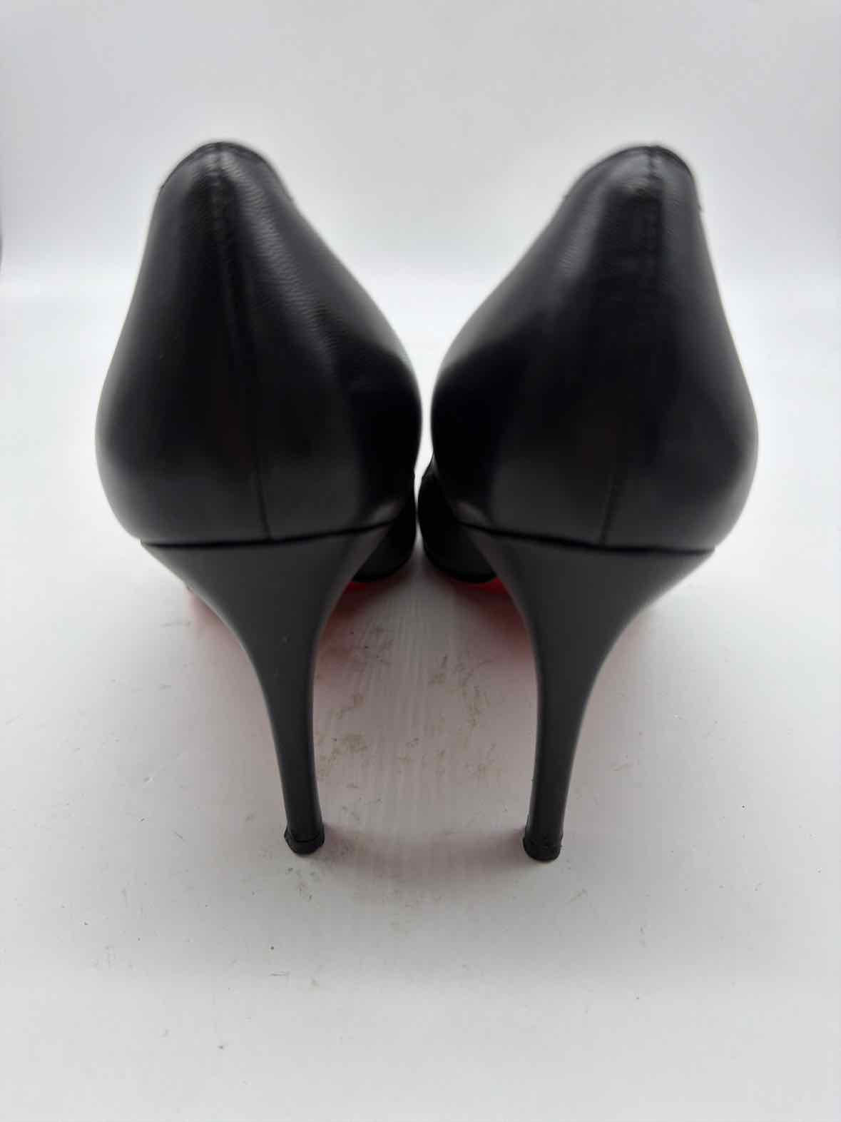Pre-Owned Christian Louboutin Black Size 36.5 Pump Heels | True Fashionistas.
