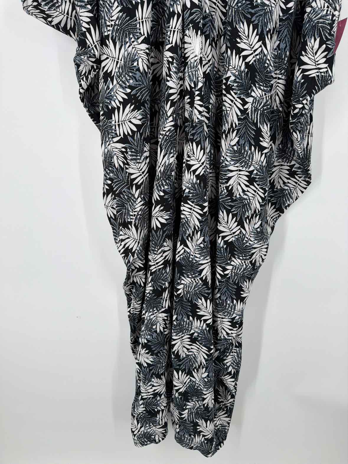 Pre-Owned Made On Earth Black Size One Size Long Short Sleeve Dress | True Fashionistas.