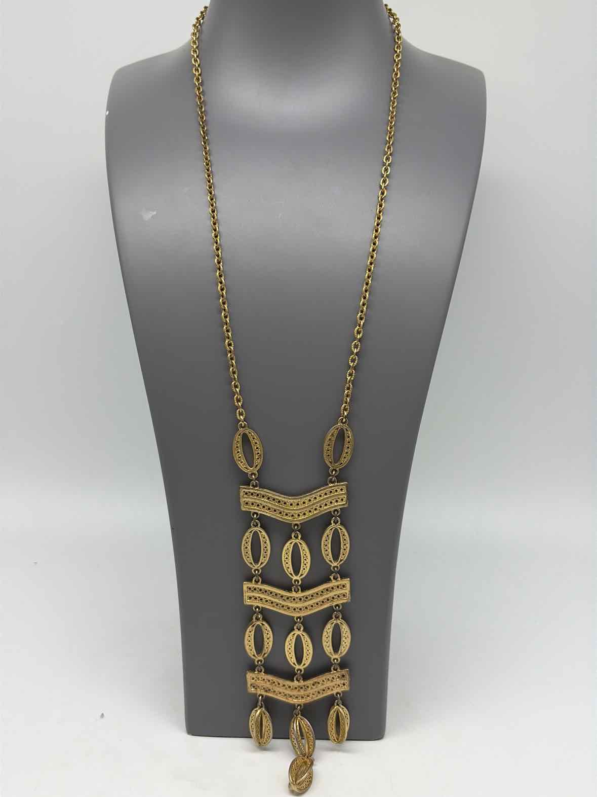 Stella & Dot Gold Tone Chandelier Long Necklace | True Fashionistas.