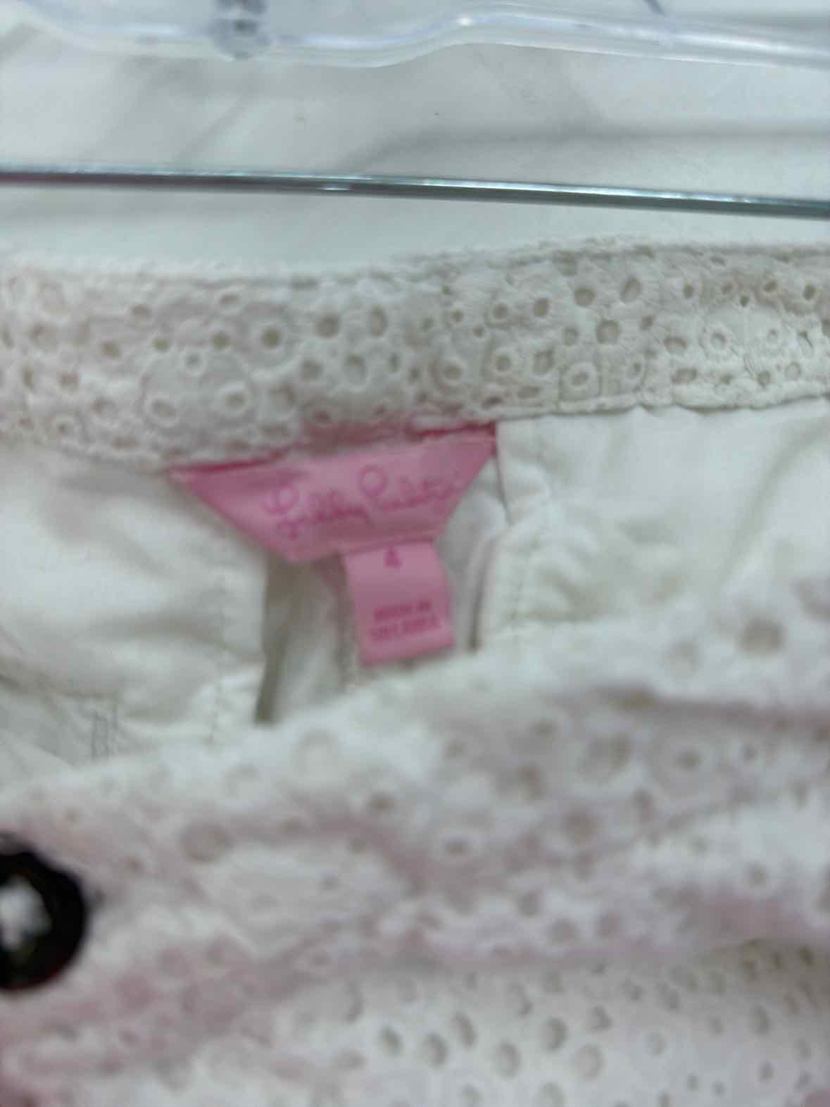 Pre-Owned Lilly Pulitzer White Size 4 Printed Shorts | True Fashionistas.