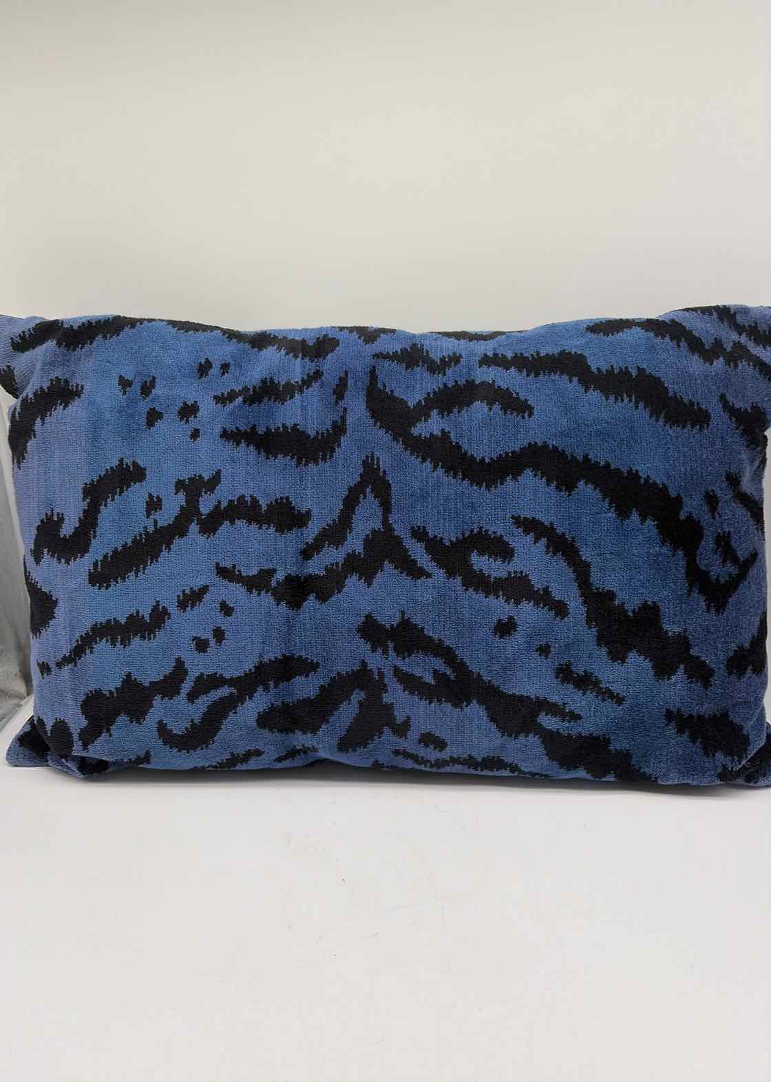Williams Sonoma Lumbar Leopard Pillow | True Fashionistas.