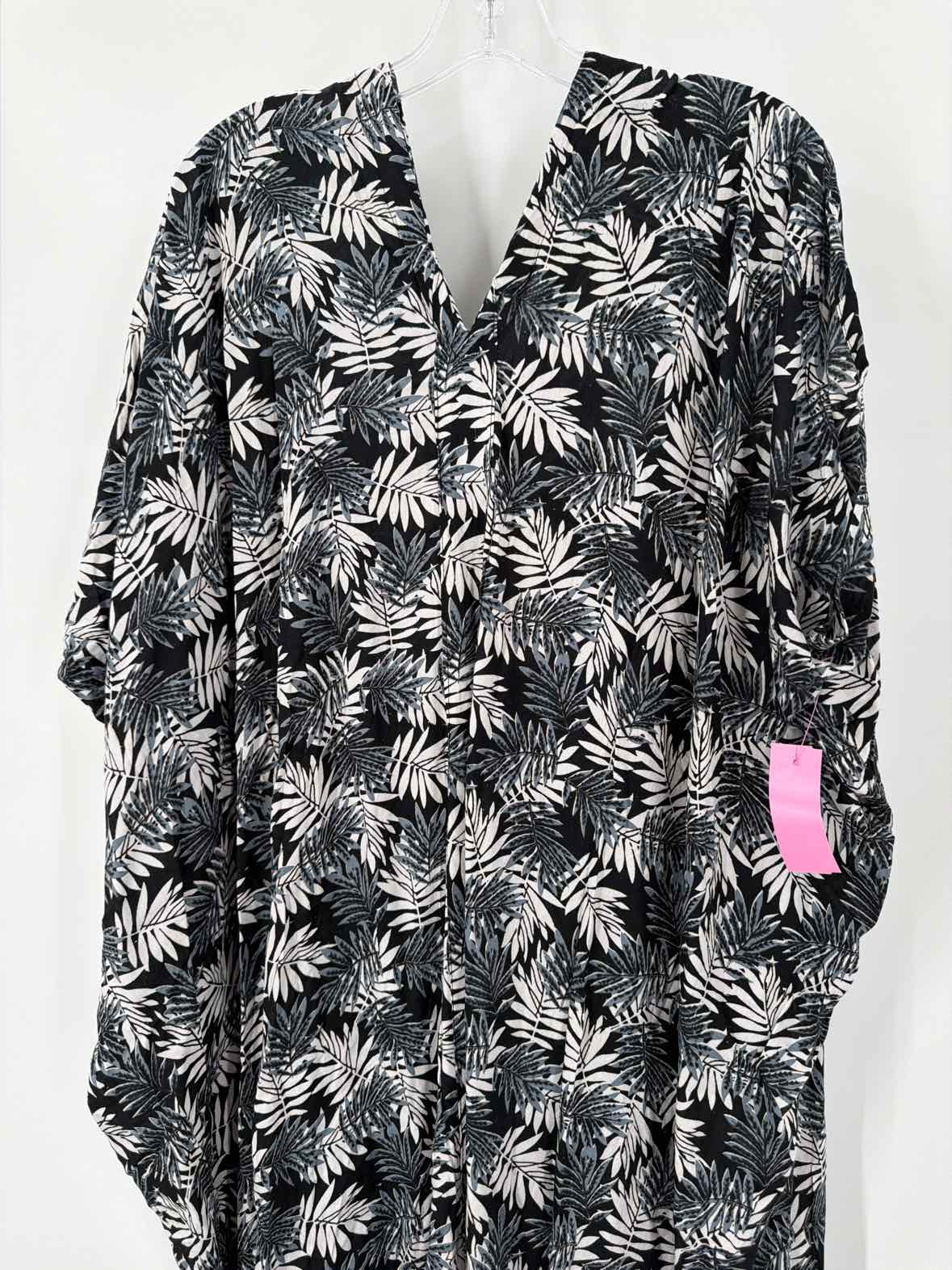 Pre-Owned Made On Earth Black Size One Size Long Short Sleeve Dress | True Fashionistas.