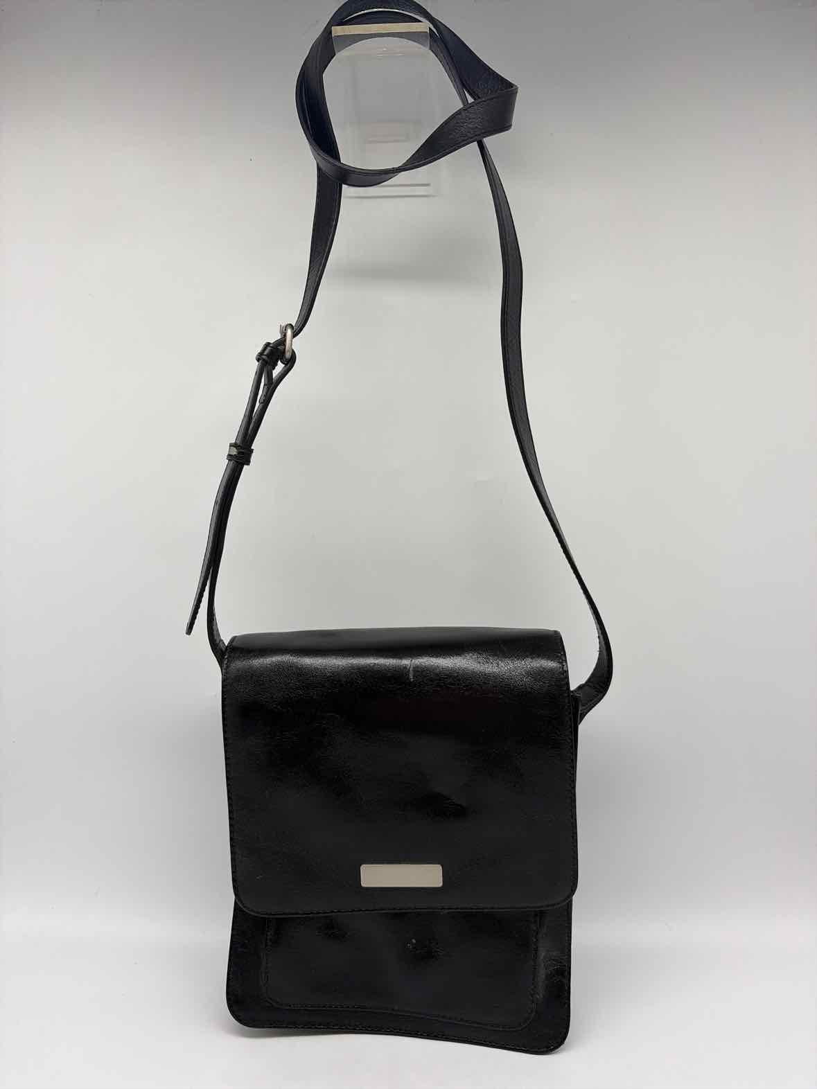 Pre-Owned Norm Thompson Black Crossbody Crossbody | True Fashionistas.
