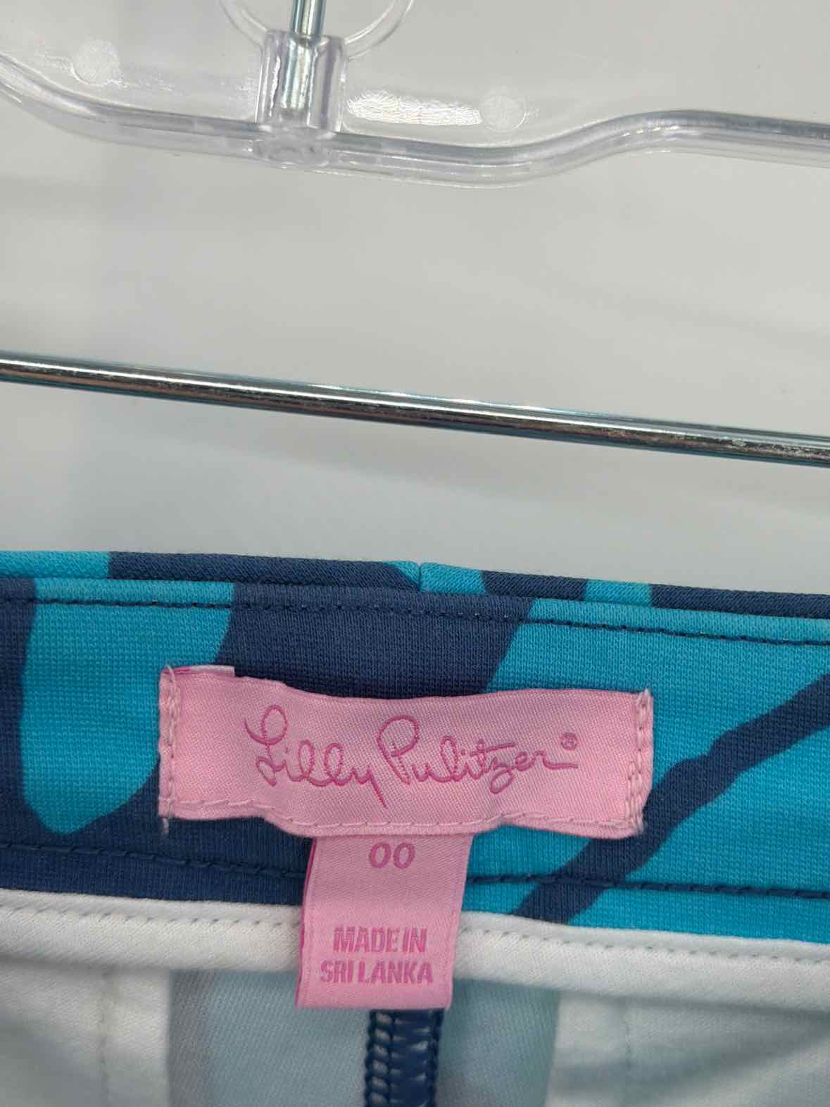 Pre-Owned Lilly Pulitzer Blue Size 00 Printed Shorts | True Fashionistas.
