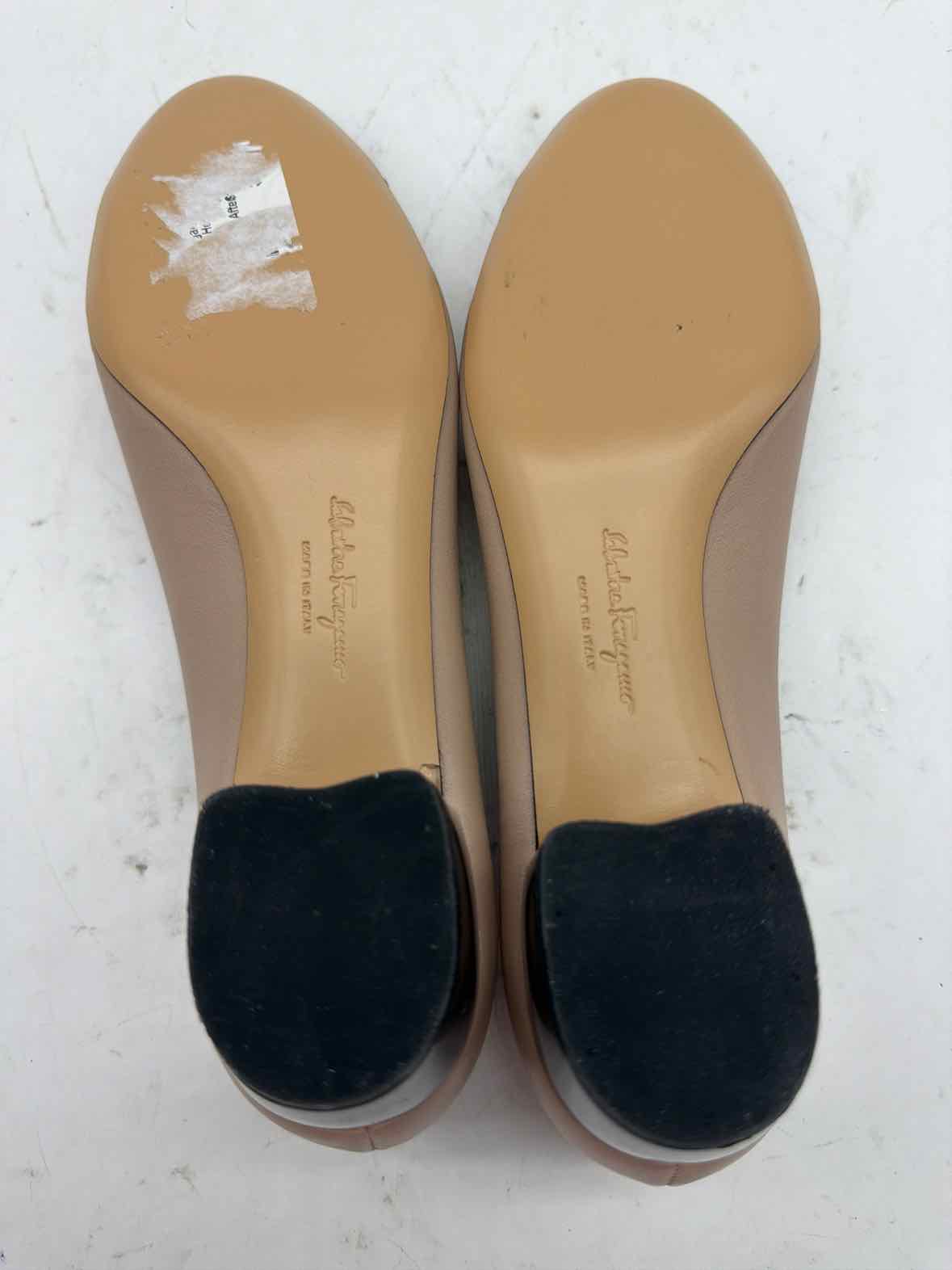 Pre-Owned Salvatore Ferragamo Tan Size 5.5 Block Heel Heels | True Fashionistas.