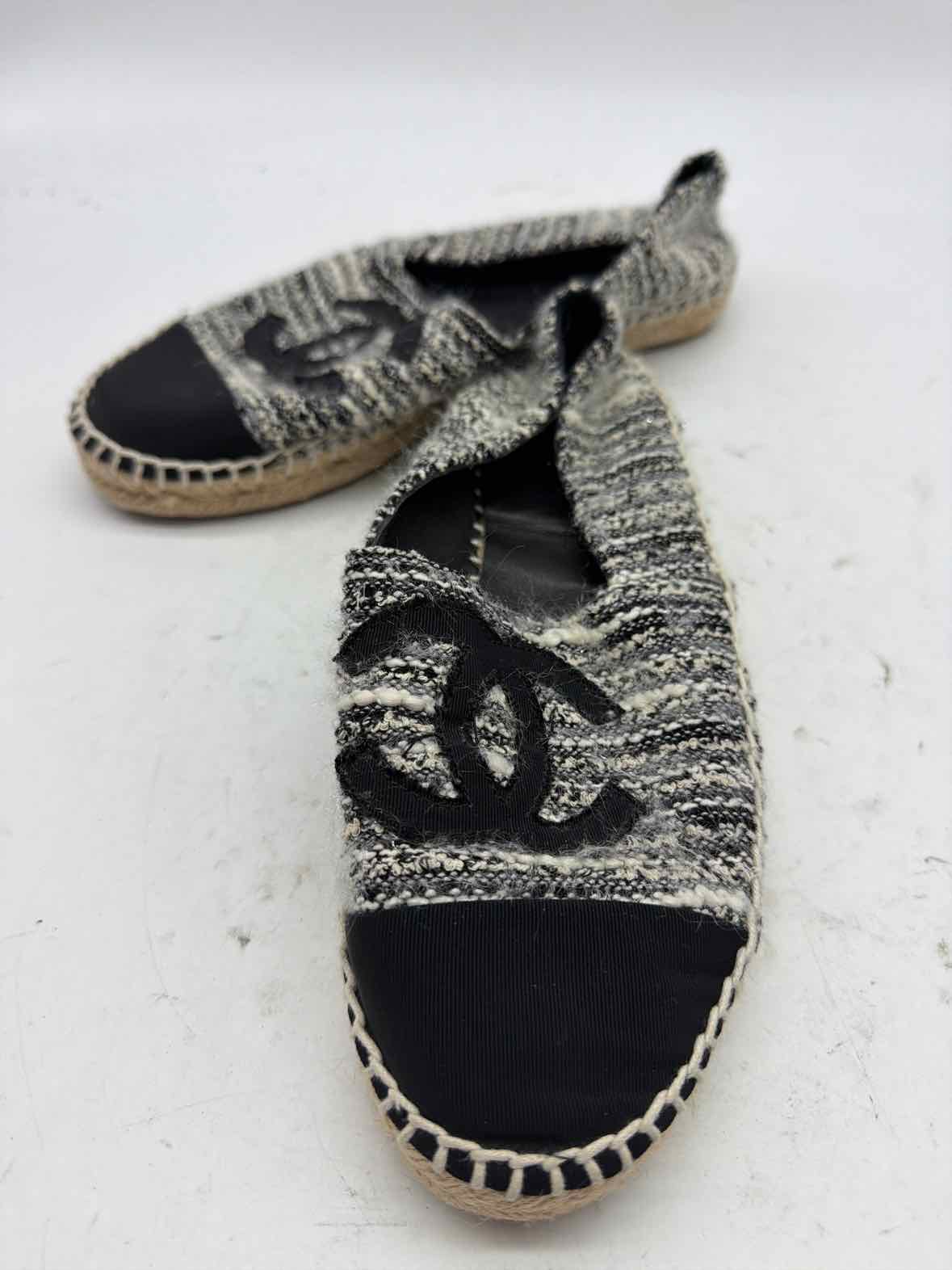 Pre-Owned Chanel Black Size 35 Boucle Espadrille Flats | True Fashionistas.