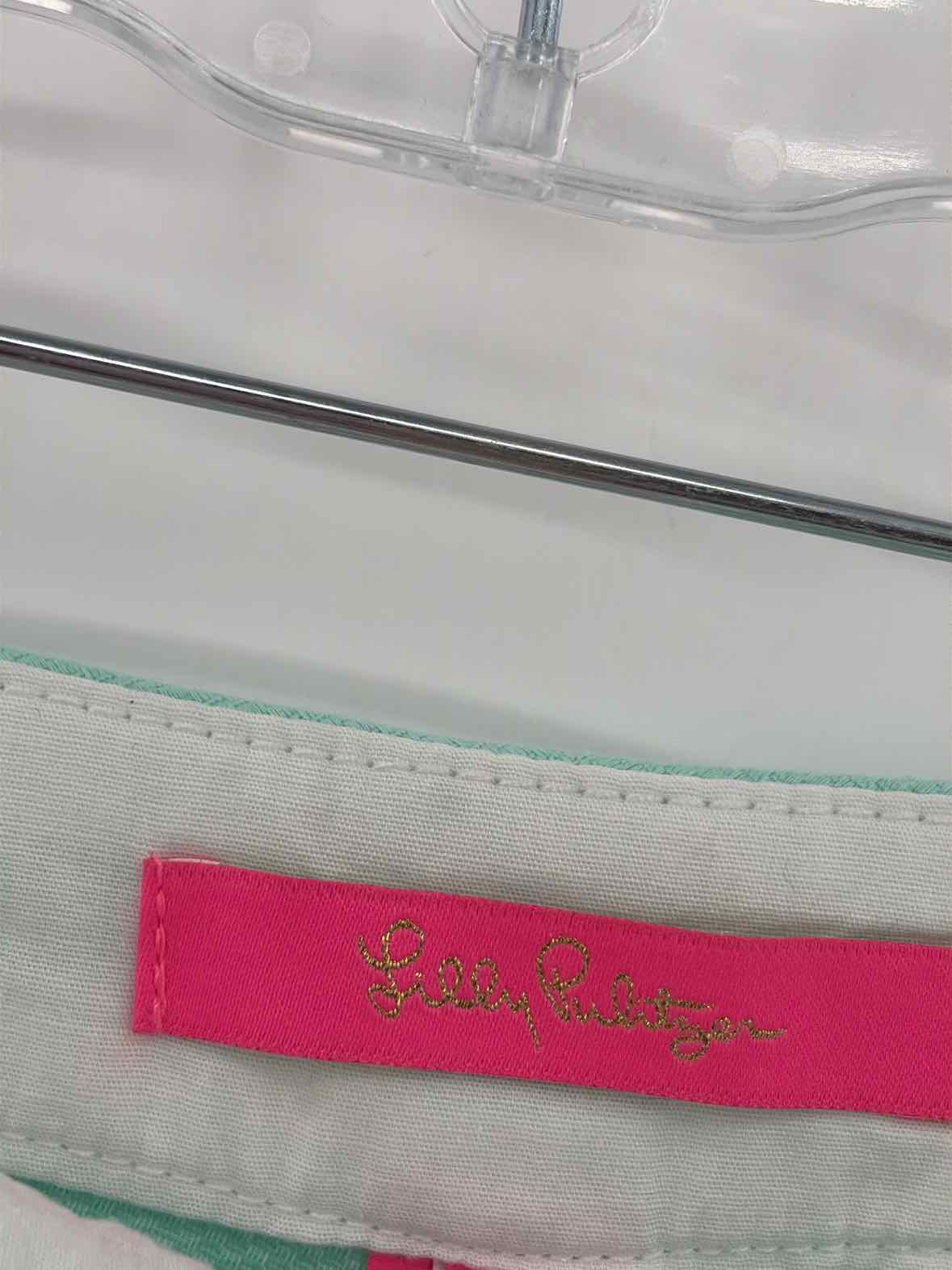 Pre-Owned Lilly Pulitzer Green Size 8 Scalloped Basic Shorts | True Fashionistas.