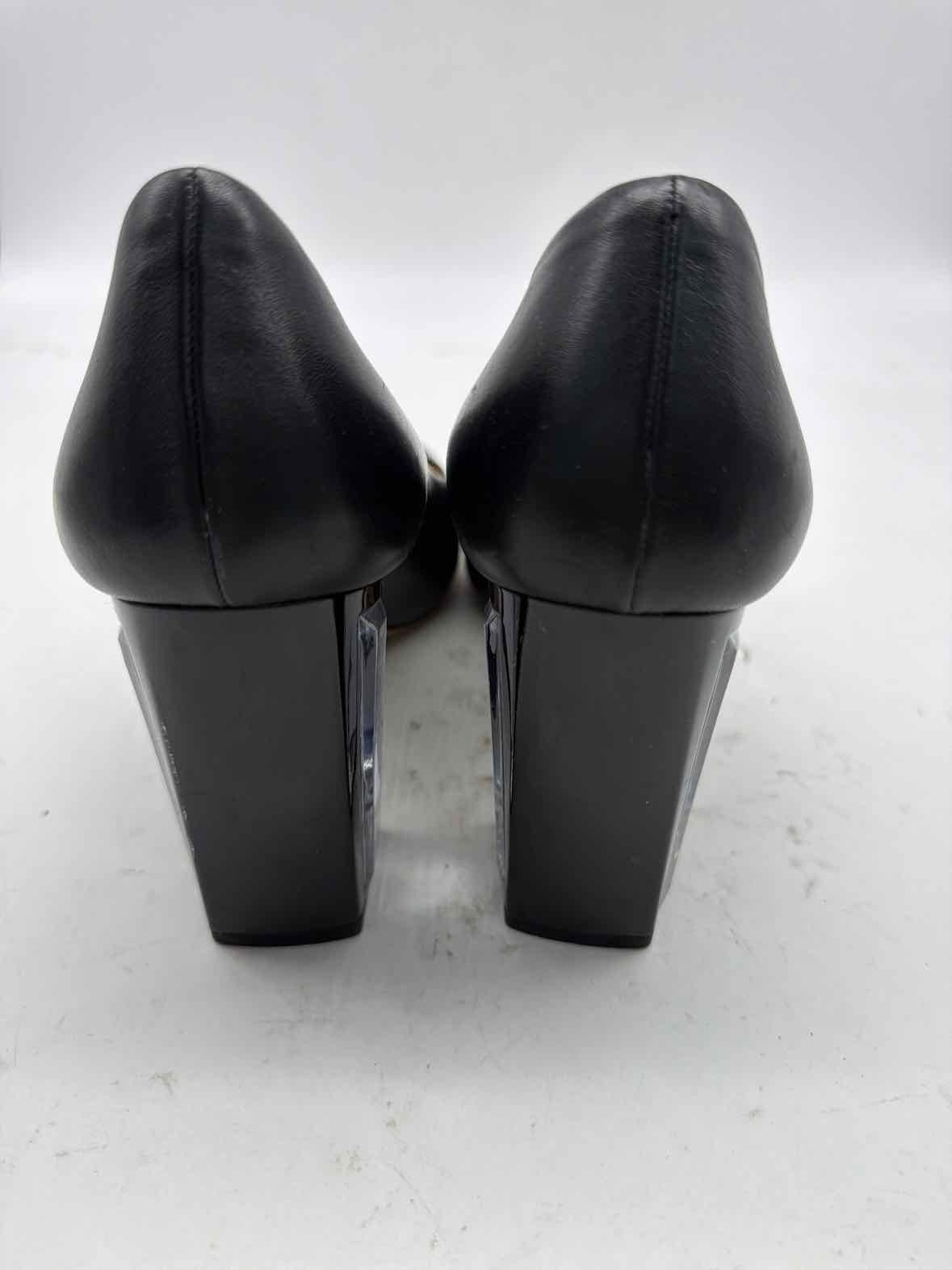 Pre-Owned Salvatore Ferragamo Black Size 9.5 Pump Heels | True Fashionistas.