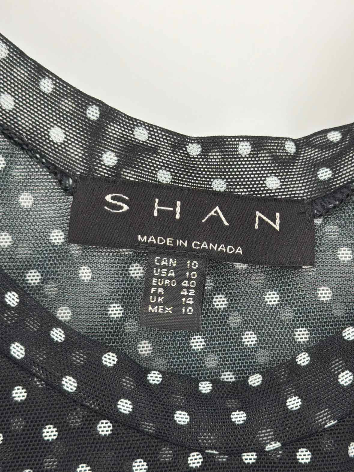 Pre-Owned Shan Black Size 10 Coverup | True Fashionistas.