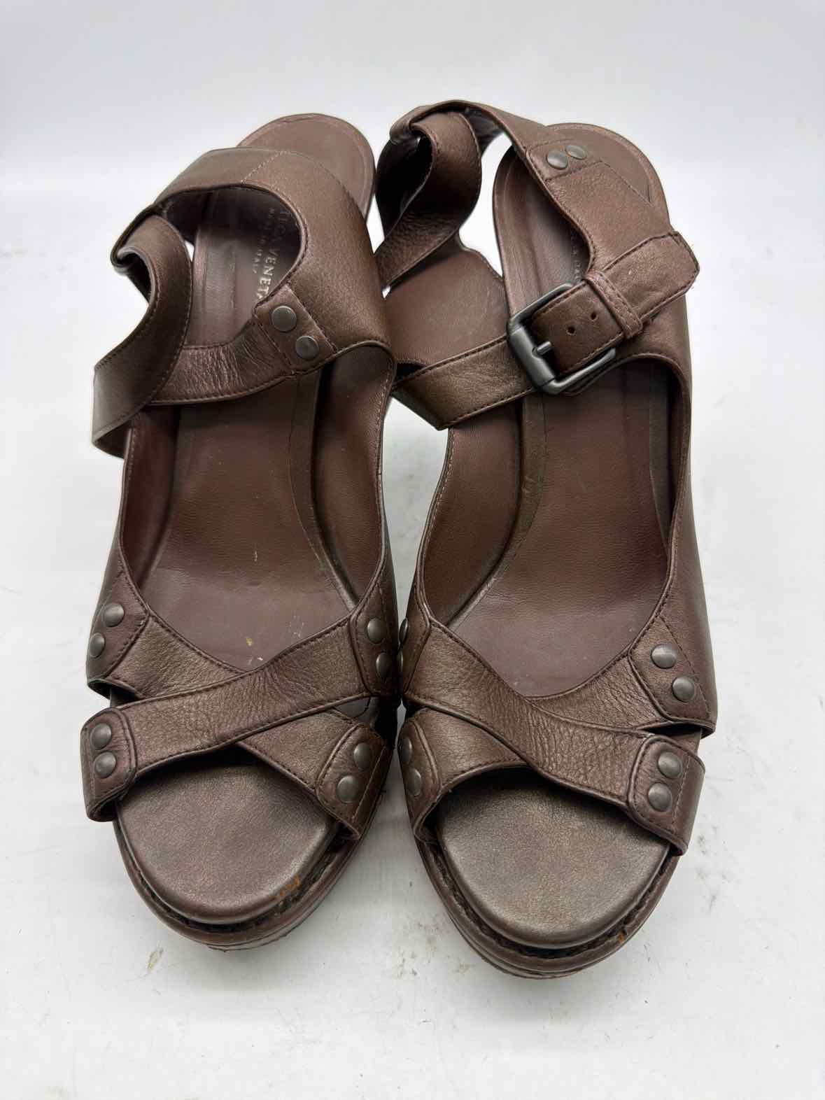 Pre-Owned Bottega Veneta Brown Size 10 Strappy Heels | True Fashionistas.